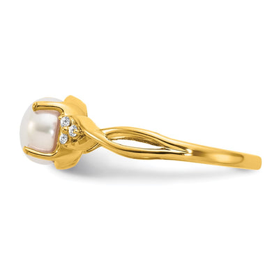 14K FWC Pearl and Diamond Ring