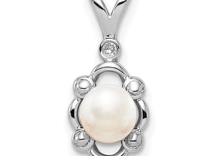 Sterling silver pearl pendant