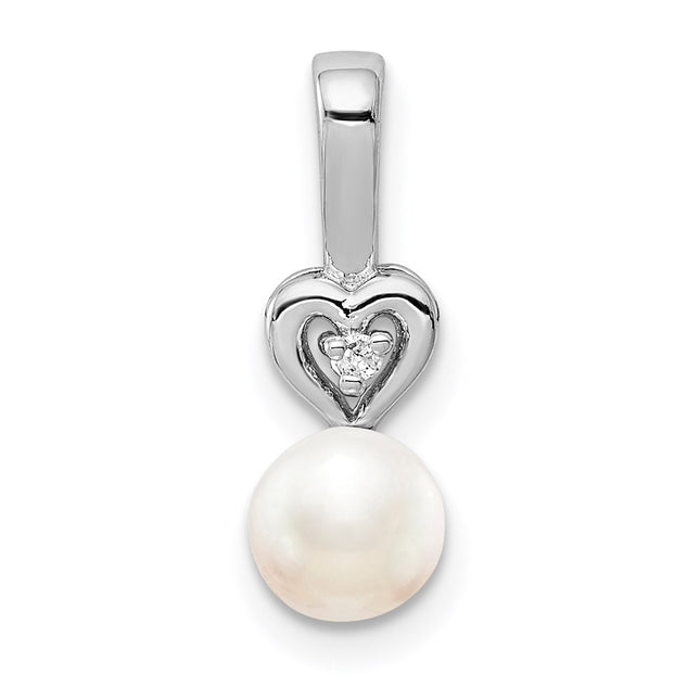 Sterling silver pearl pendant