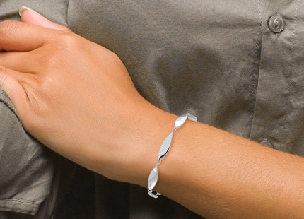 Sterling Silver Rhodium-plated Polished Twisted Ovals 7. Toggle Bracelet