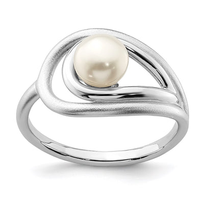 Sterling silver pearl ring