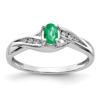 14K white gold diamond oval ring