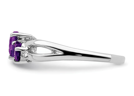 14K white gold diamond heart ring, further view