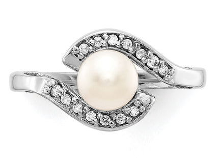 14K white gold diamond ring, further view